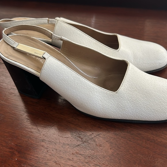 Vintage Gucci 8B white leather black heel shoe - Picture 5 of 6